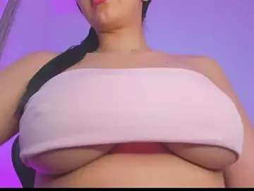 Stripchat Sex Cam of nathyy_garcia