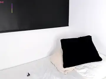 Stripchat Free Porn Cam of CamiiLovers