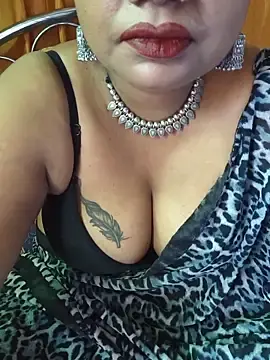 Stripchat Live Sex Cam of YR-SHIVANI